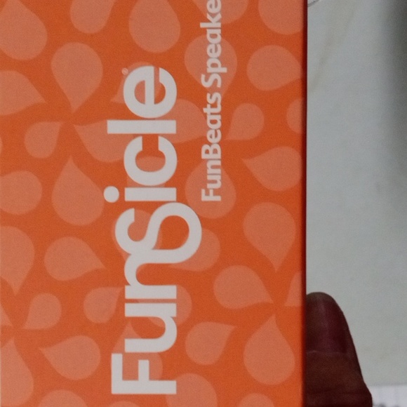 Little Bluetooth speaker - Picture 4 of 5